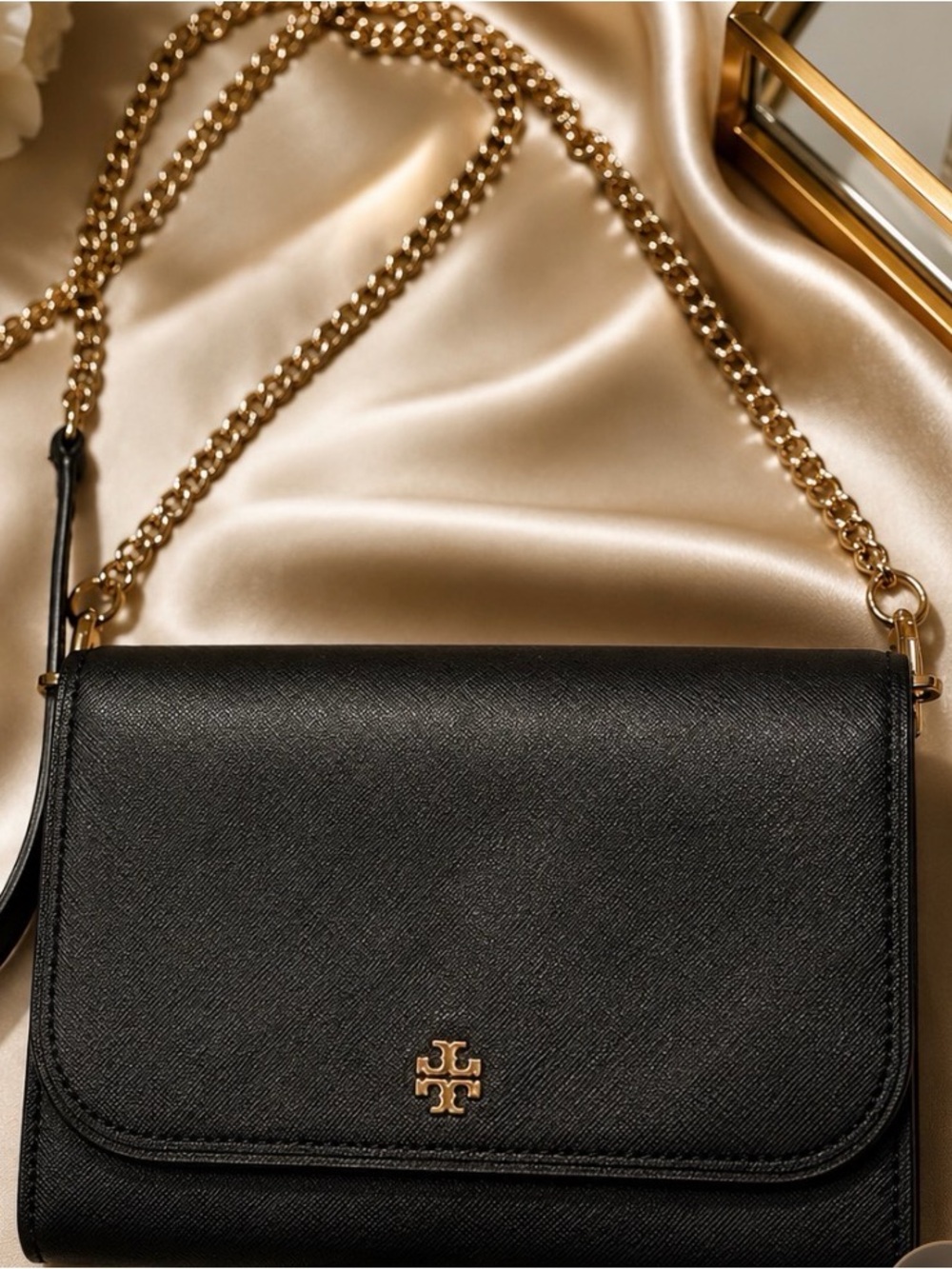 Tory Burch Saffiano leather wallet Crossbody Bag with Gold Chain